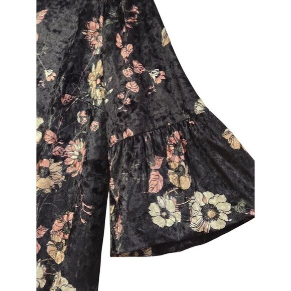 Chico’s Crushed Velvet Floral Dress, Stretch ¾ Bell Sleeve Pullover | 1 (8-10) - Picture 6 of 9